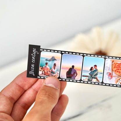 Crea un regalo original ❣️ con este llavero carrete de fotos 🎞 personalizado. Es una opción elegante como regalo para inmortalizar momentos especiales como viajes, celebraciones o simplemente recuerdos que quieras recordar El llavero con fotos es perfecto como regalo de cumpleaños para tu novio/a, regalo de Navidad, San Valentín, un aniversario, para el Día del Padre, Día de la Madre.